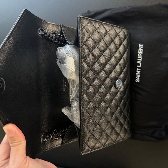 Yves Saint Laurent Envelope Medium Bag - Picture 2 of 6